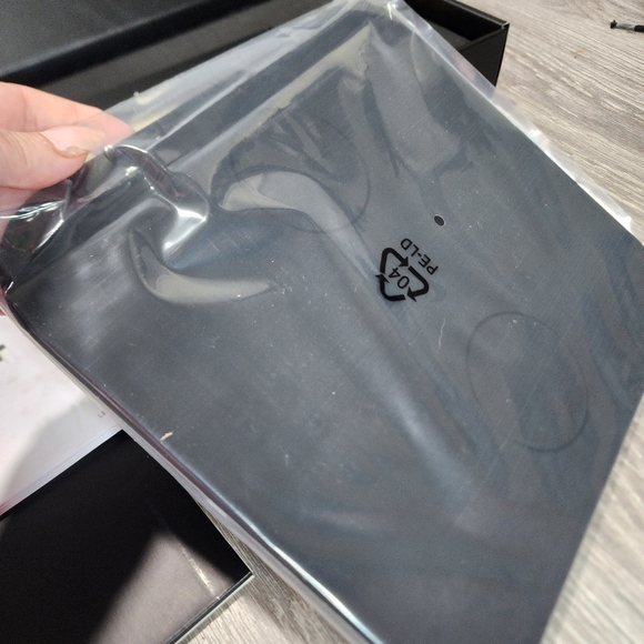 NIKE ADAPT Auto MAX in Triple Black (U.S. Charger) - Picture 5 of 13